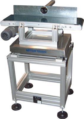 Weighting conveyor belt with ejection